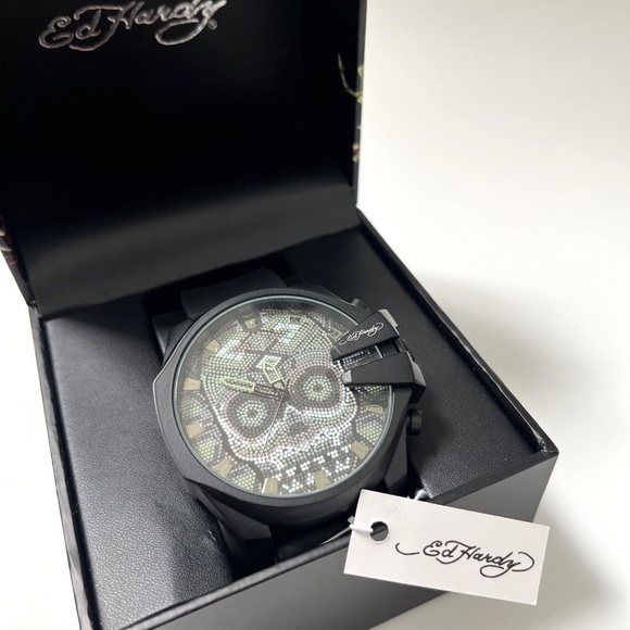 New in Box ED HARDY Oversized Skull Wristwatch Analog Silicon Black Green Beads - Picture 2 of 7